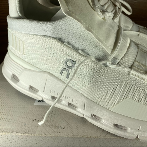 On Cloudnova Women’s Shoe Size 9.5 (Read) - Picture 2 of 11